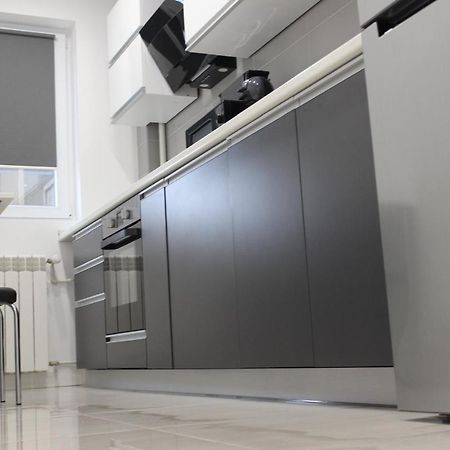 Luxury City Center Apartment - Romana Бухарест Экстерьер фото
