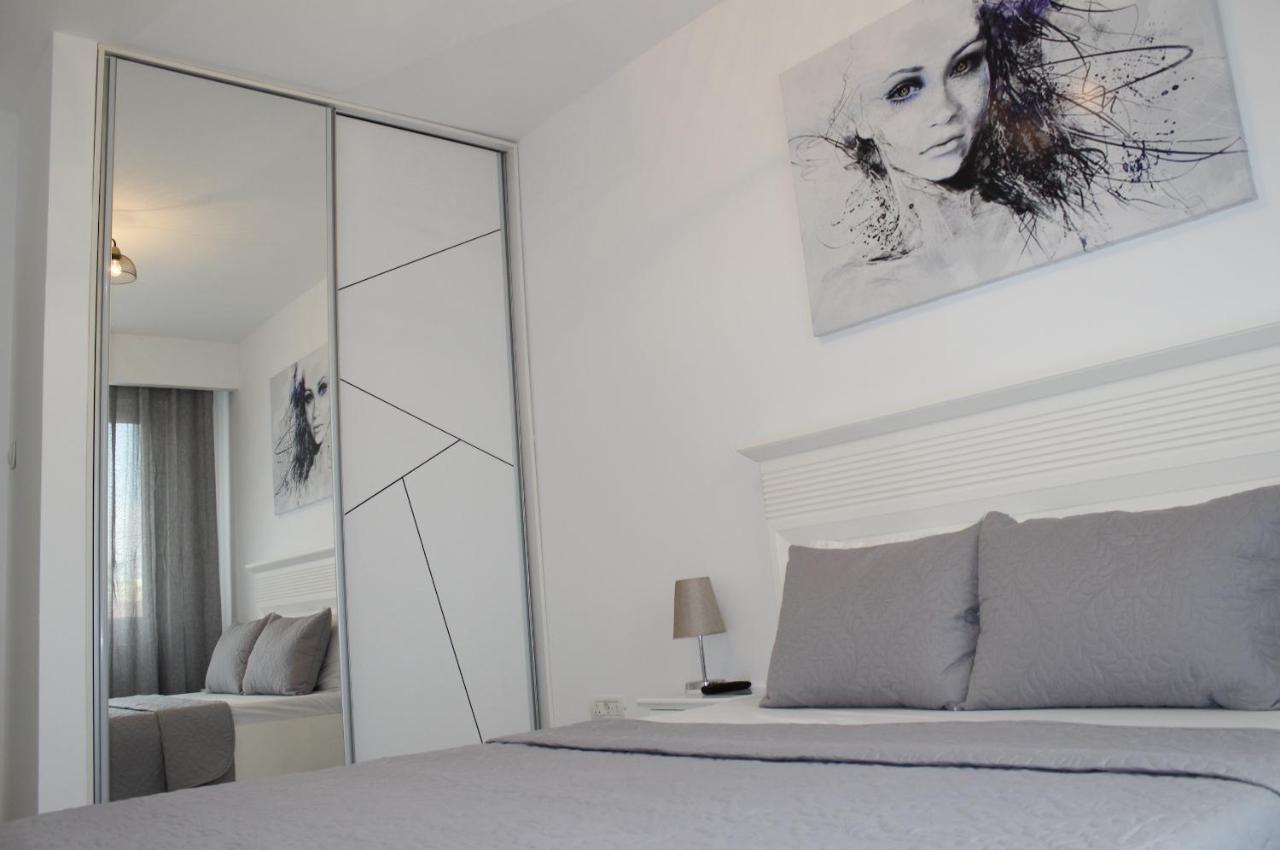 Luxury City Center Apartment - Romana Бухарест Экстерьер фото