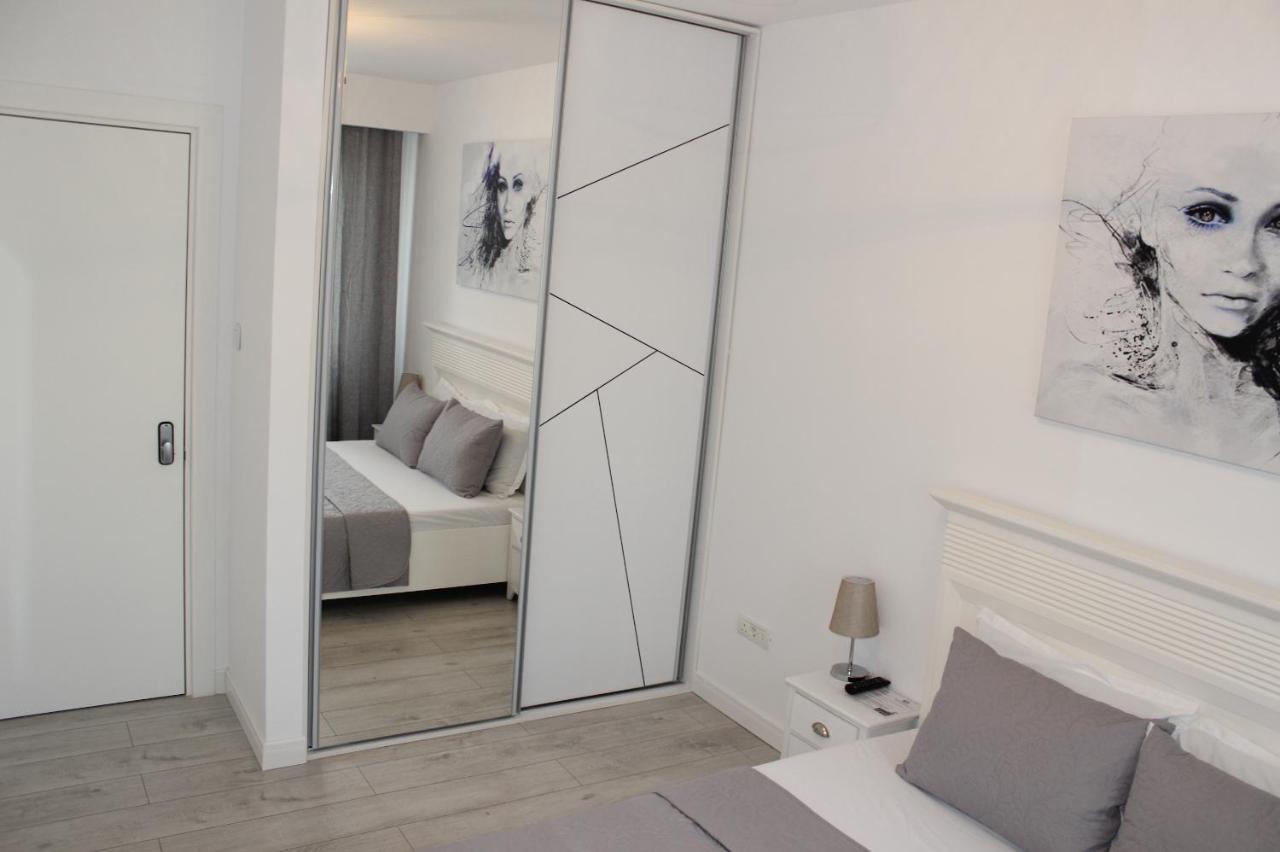 Luxury City Center Apartment - Romana Бухарест Экстерьер фото
